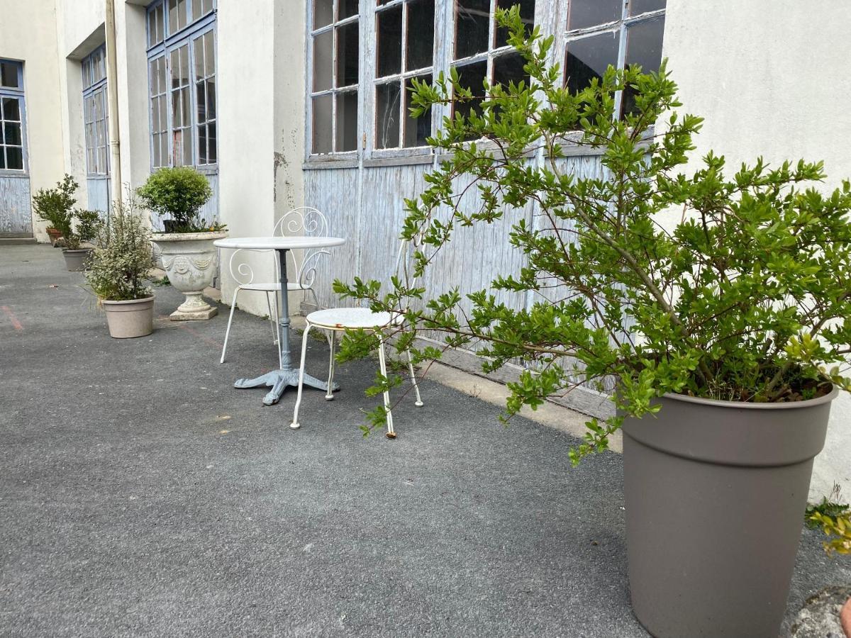 Demeure De Kergoguen Bed & Breakfast Plougonver Exterior photo